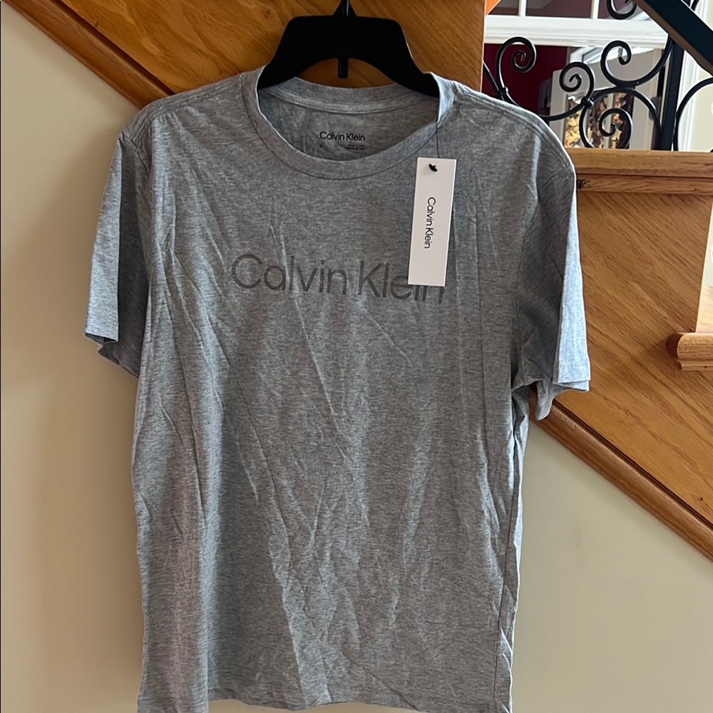Calvin Klein Gray T-Shirt Size Medium New With Tag